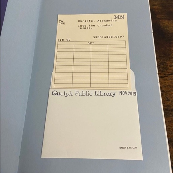 Alexandra Christo into the crooked place - Picture 2 of 7